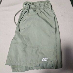 Men's Nike Club Woven Flow Shorts